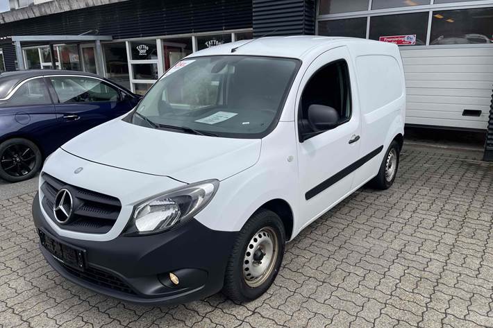 Hvid Mercedes Citan fra 2019