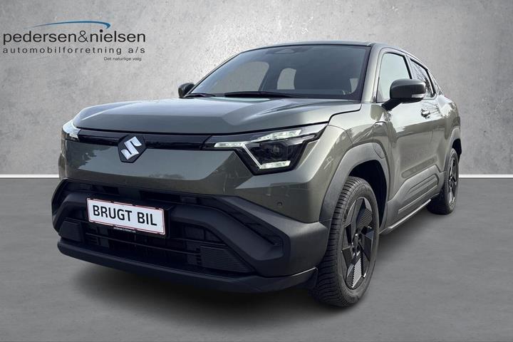 Grøn Suzuki eVitara fra 2026 set udefra