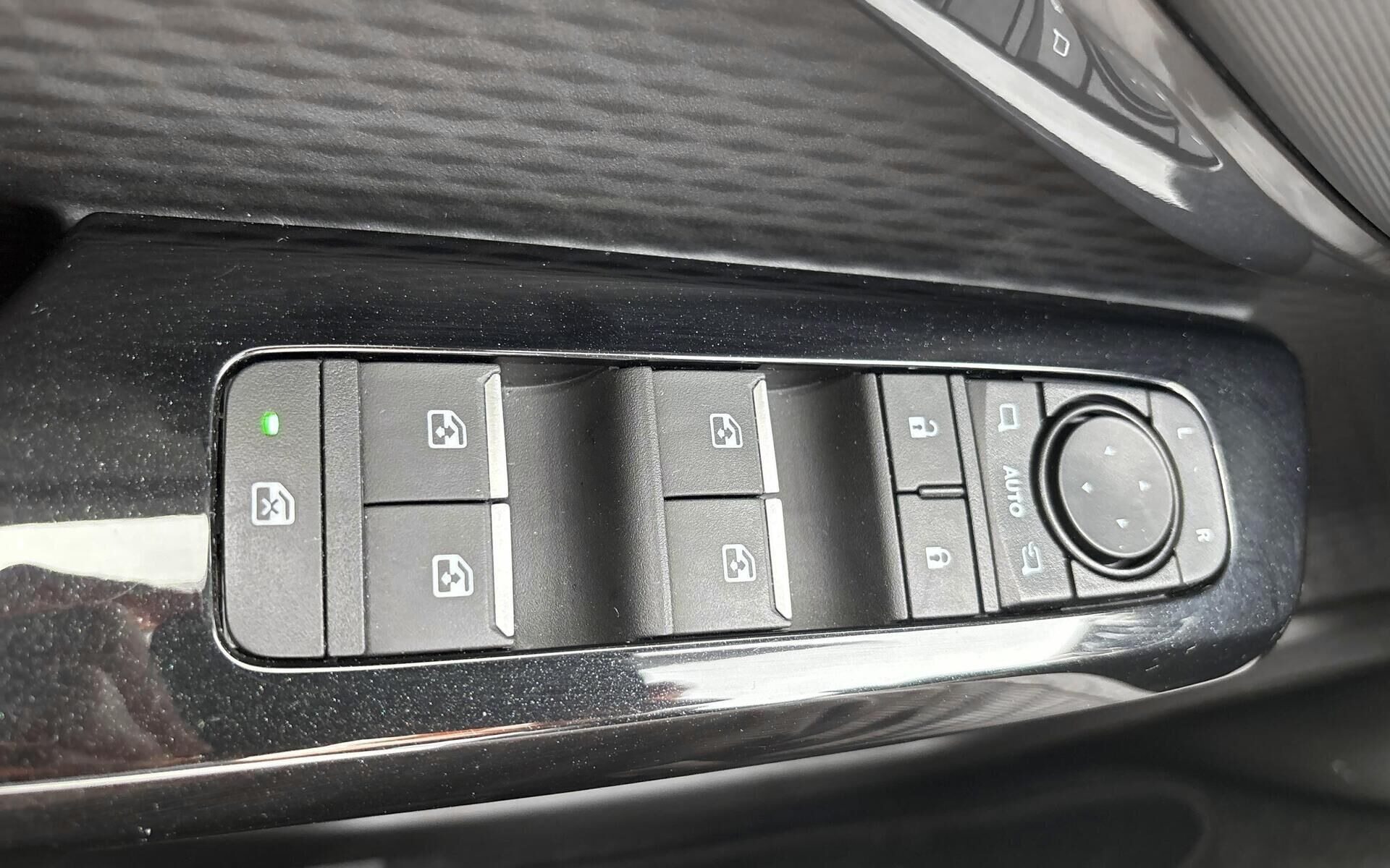 Grøn Suzuki eVitara fra 2026