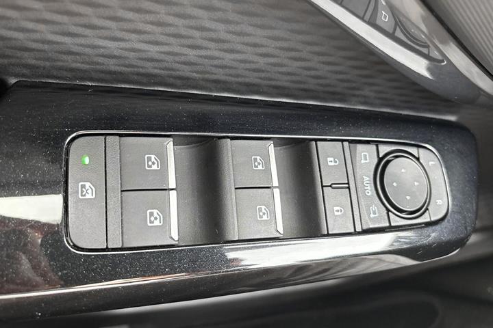 Grøn Suzuki eVitara fra 2026