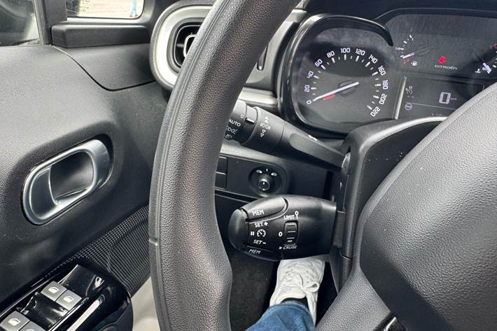 Grå Citroën C3 fra 2022