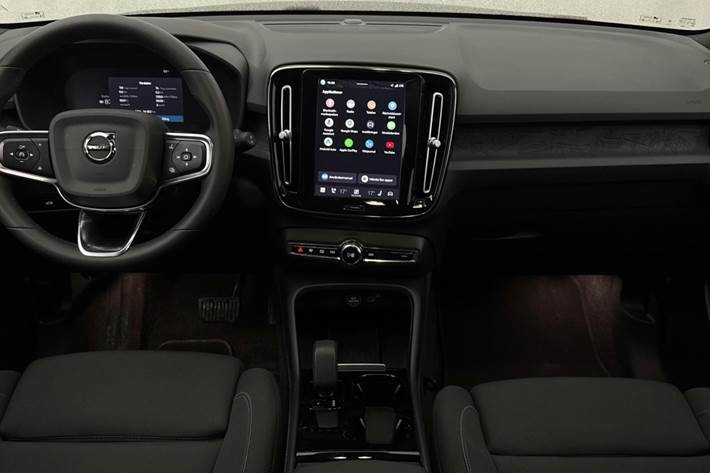 Sort Volvo XC40 fra 2023