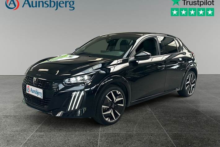 Sort Peugeot e-208 fra 2025 set udefra
