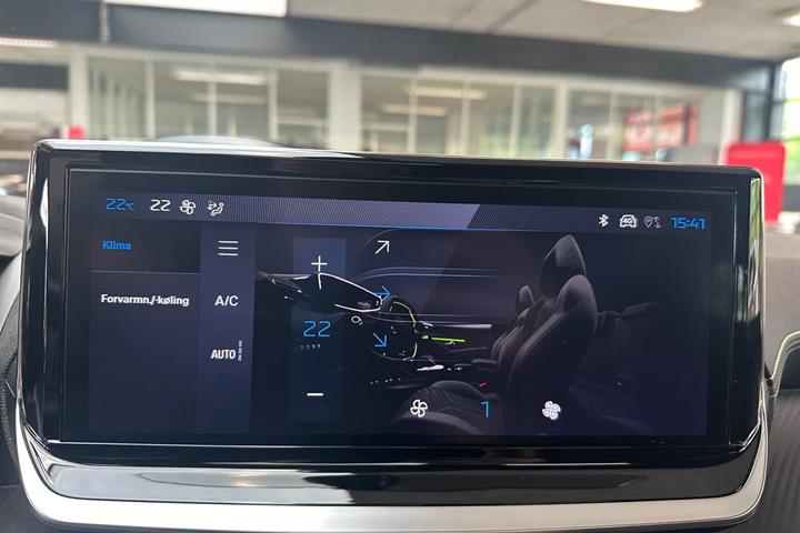 Sort Peugeot e-208 fra 2025