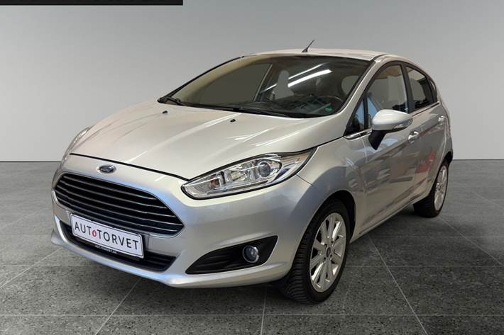 Sølv Ford Fiesta fra 2016 set udefra