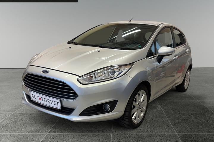 Sølv Ford Fiesta fra 2016 set udefra