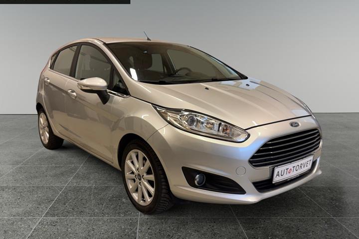 Sølv Ford Fiesta fra 2016