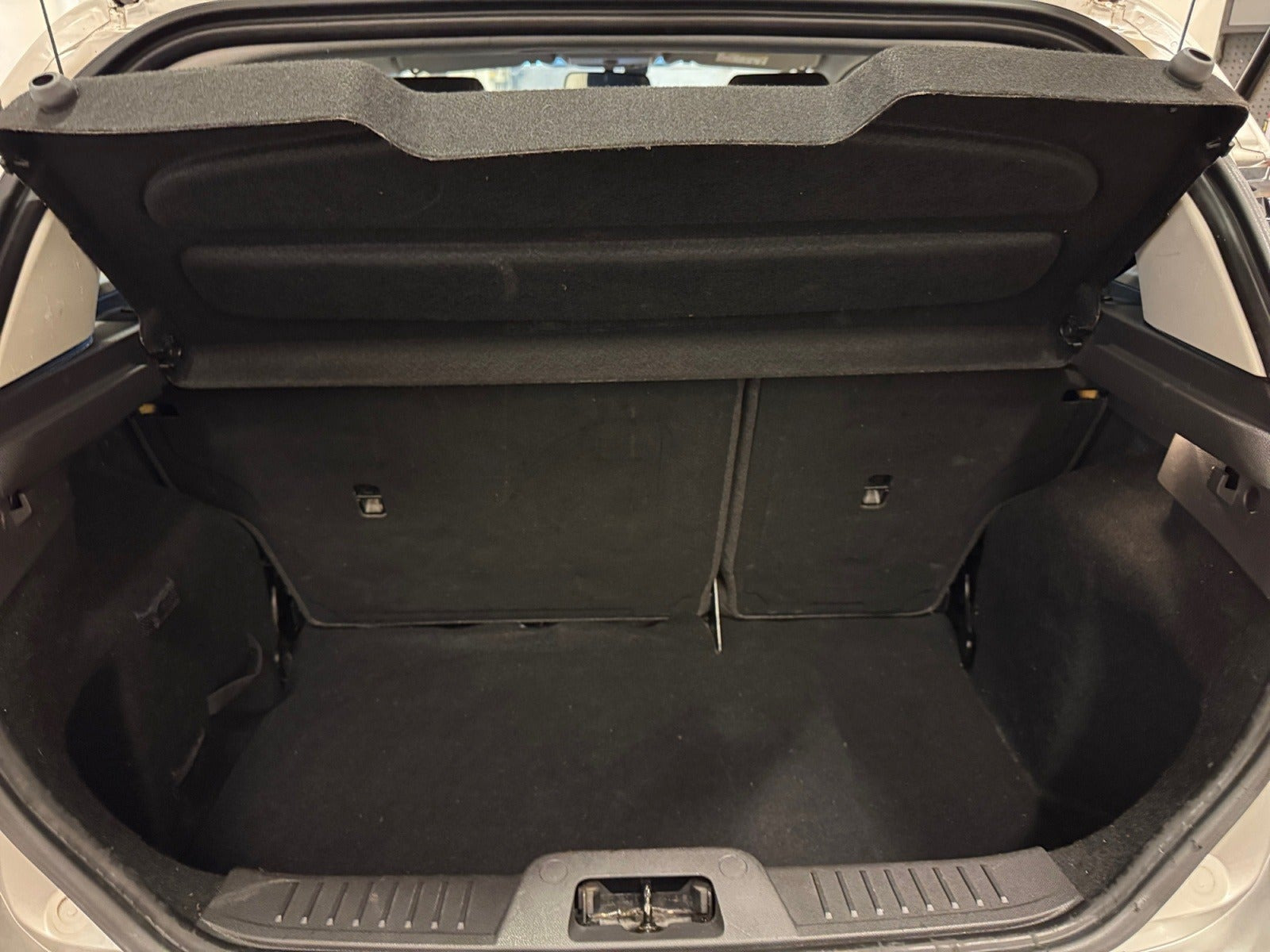 Sølv Ford Fiesta fra 2016