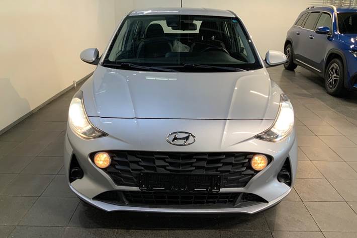 Sølv Hyundai i10 fra 2020