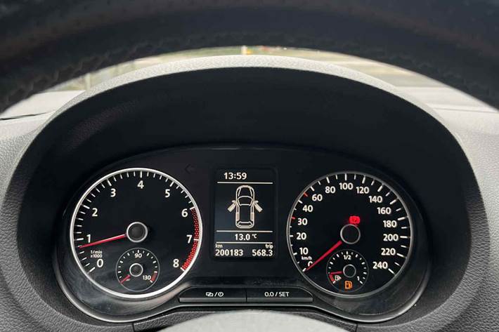 Hvid VW Polo fra 2013