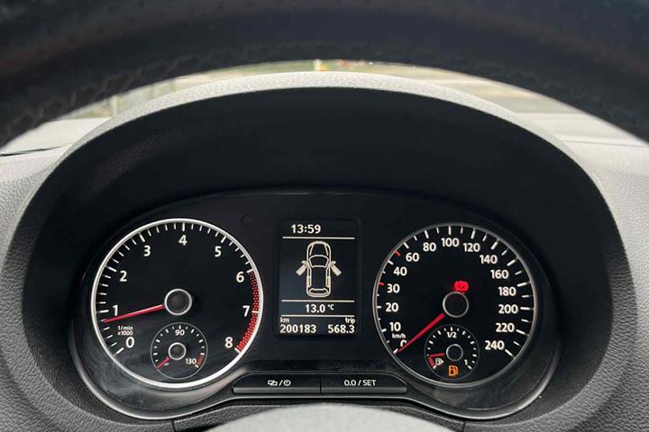 Hvid VW Polo fra 2013