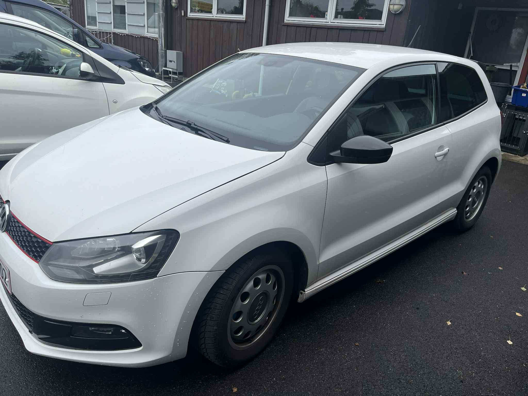 Hvid VW Polo fra 2013