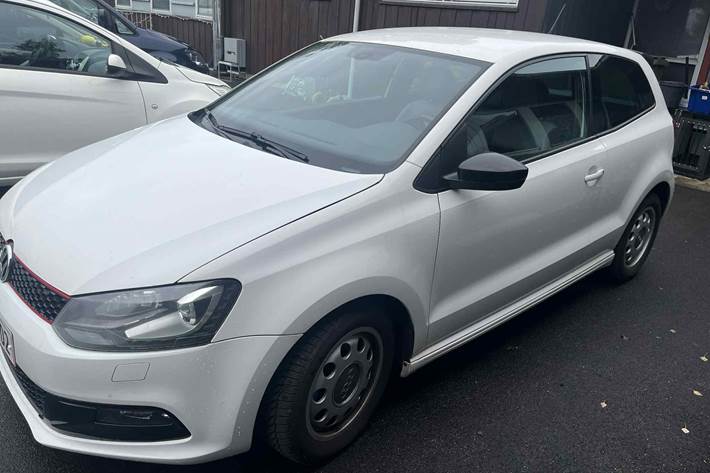 Hvid VW Polo fra 2013