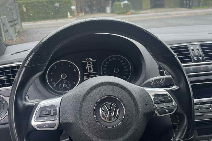 Hvid VW Polo fra 2013