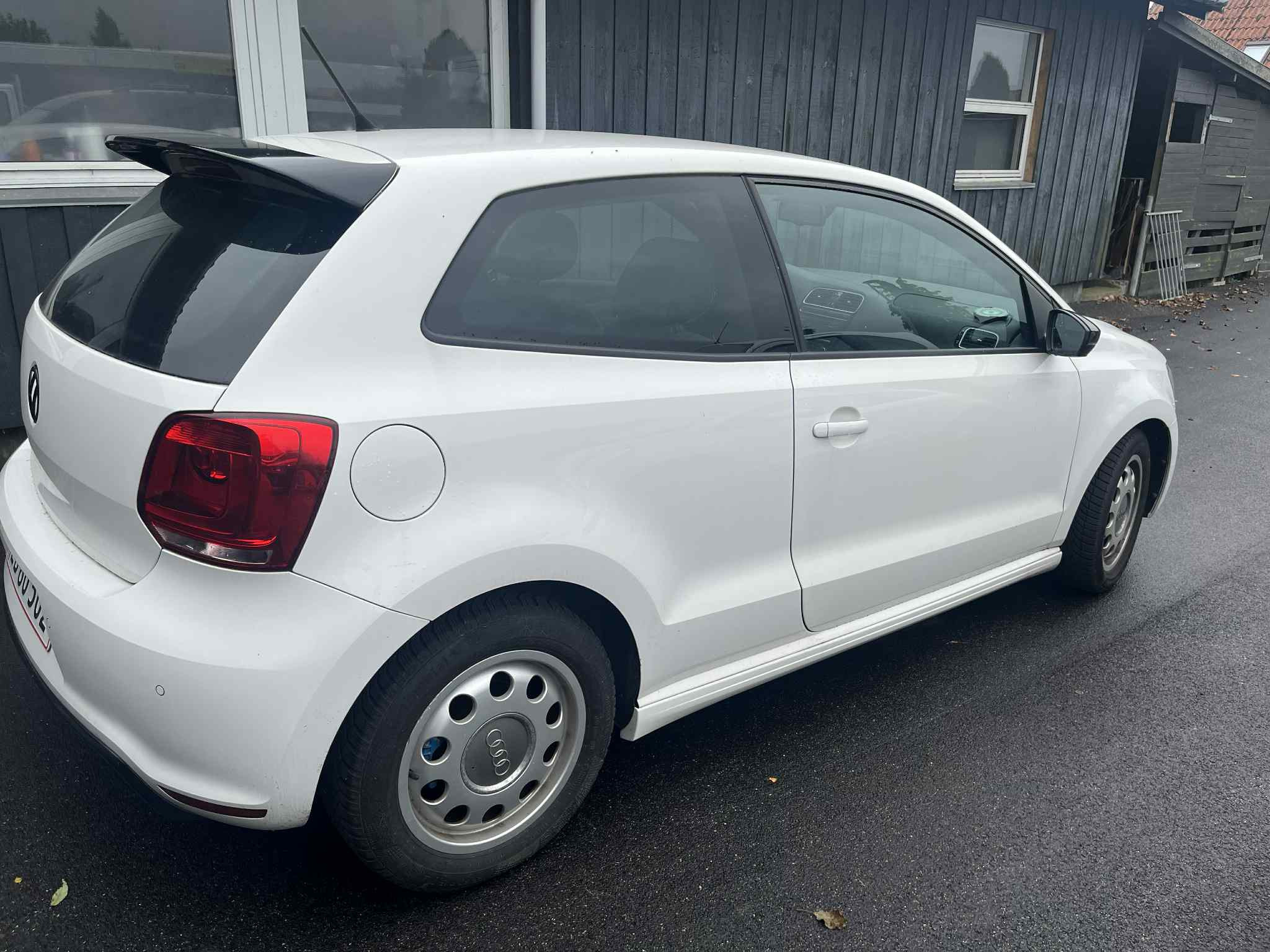 Hvid VW Polo fra 2013