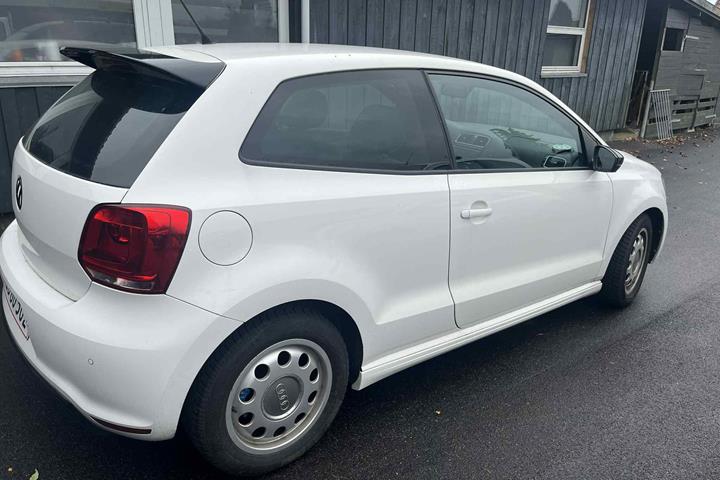 Hvid VW Polo fra 2013