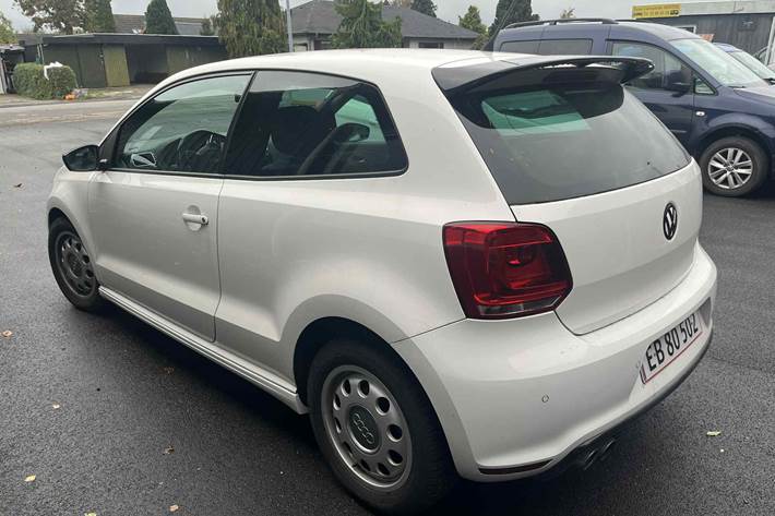 Hvid VW Polo fra 2013