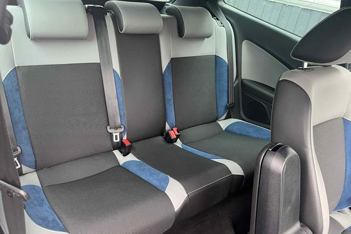Hvid VW Polo fra 2013