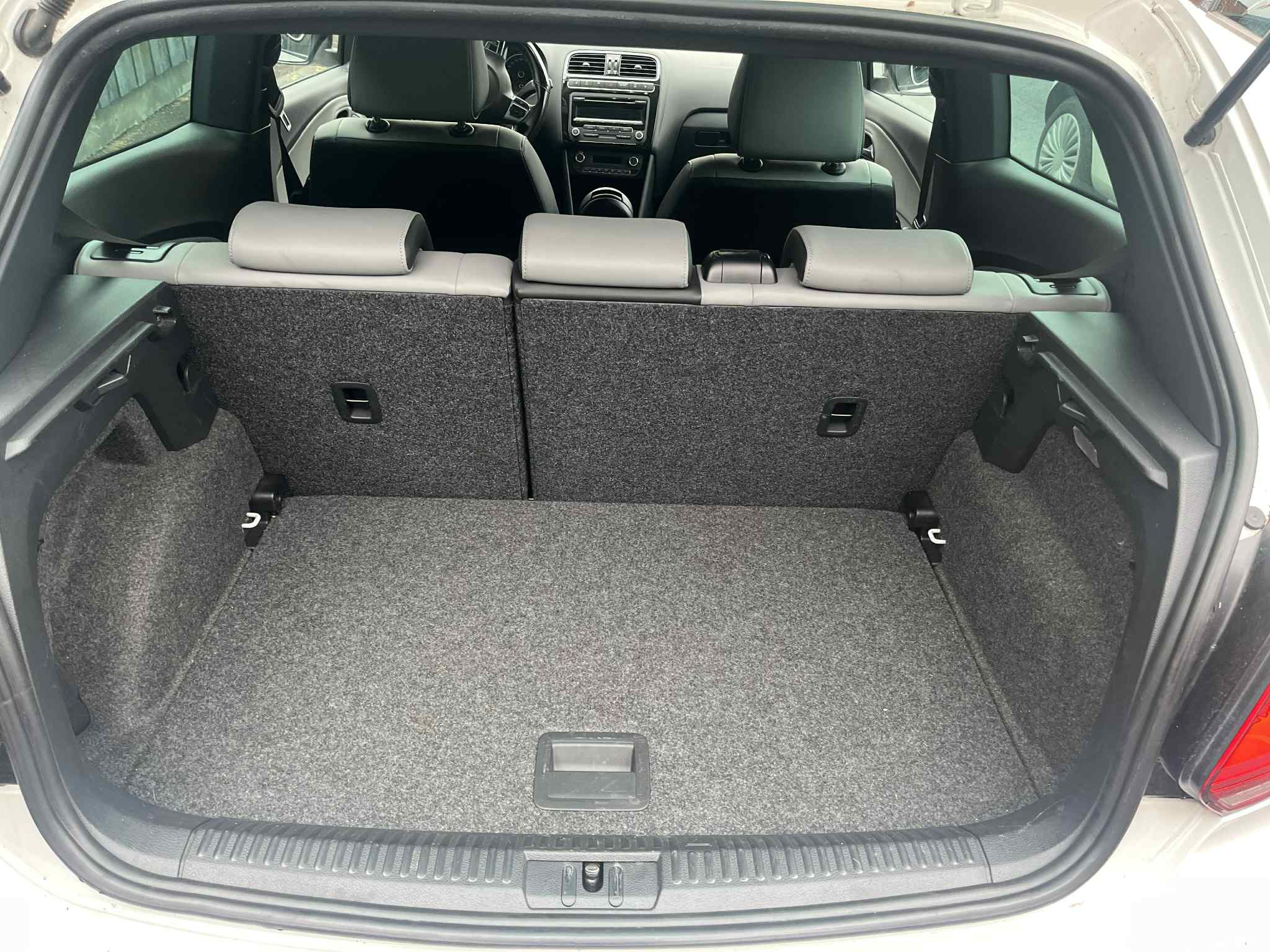Hvid VW Polo fra 2013