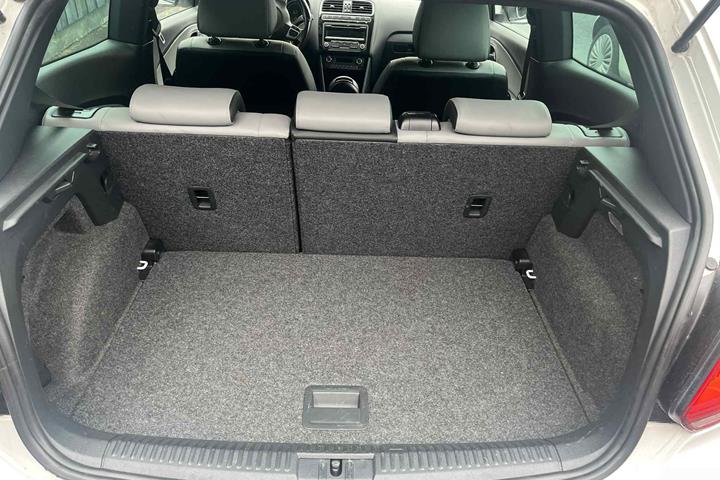 Hvid VW Polo fra 2013