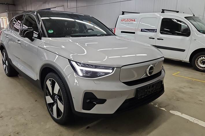 Sølv Volvo C40 fra 2022
