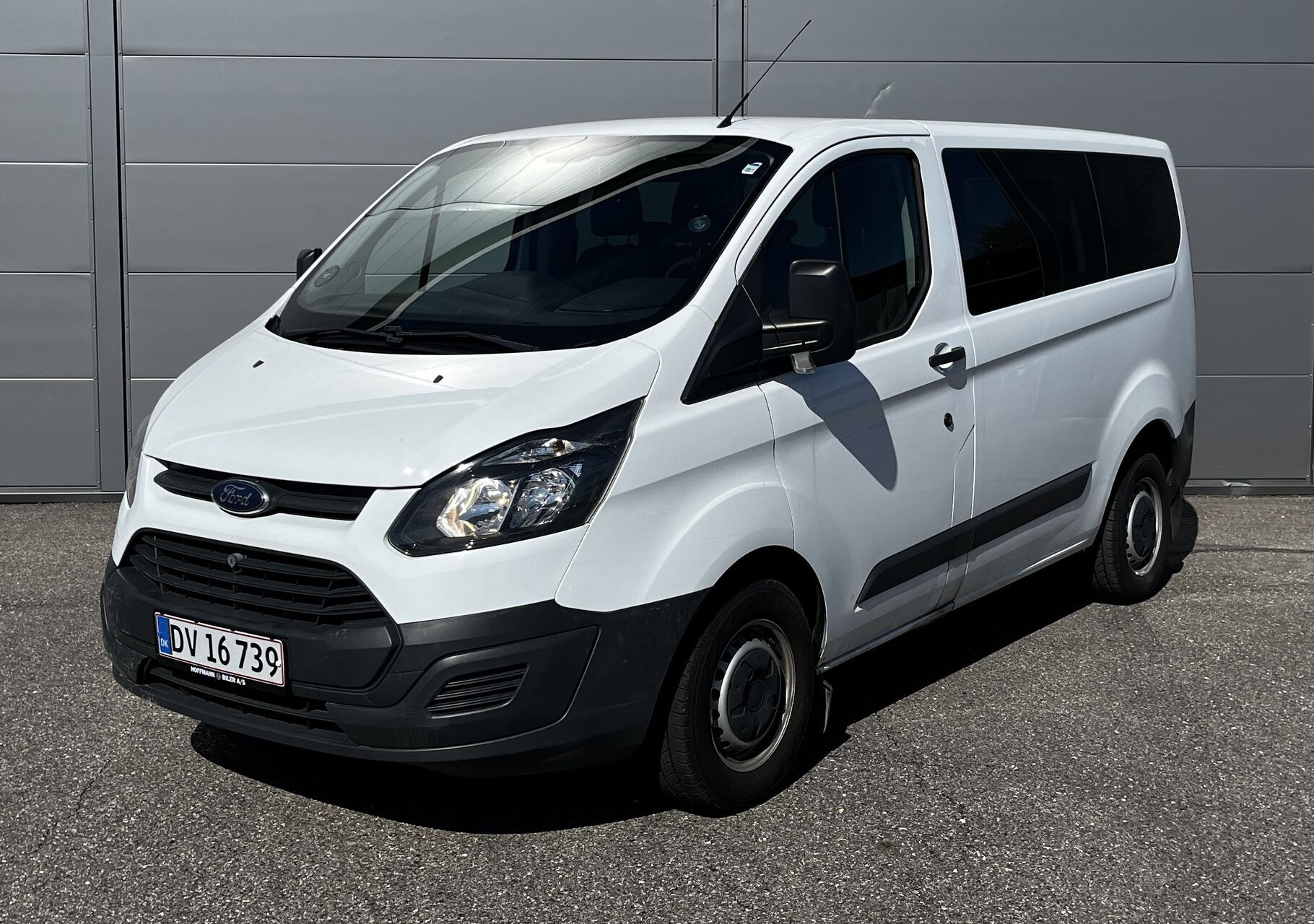 Hvid Ford Transit Custom fra 2014