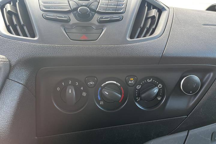 Hvid Ford Transit Custom fra 2014