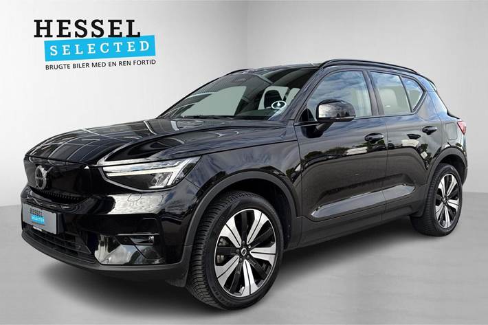 Sort Volvo XC40 fra 2023 set udefra
