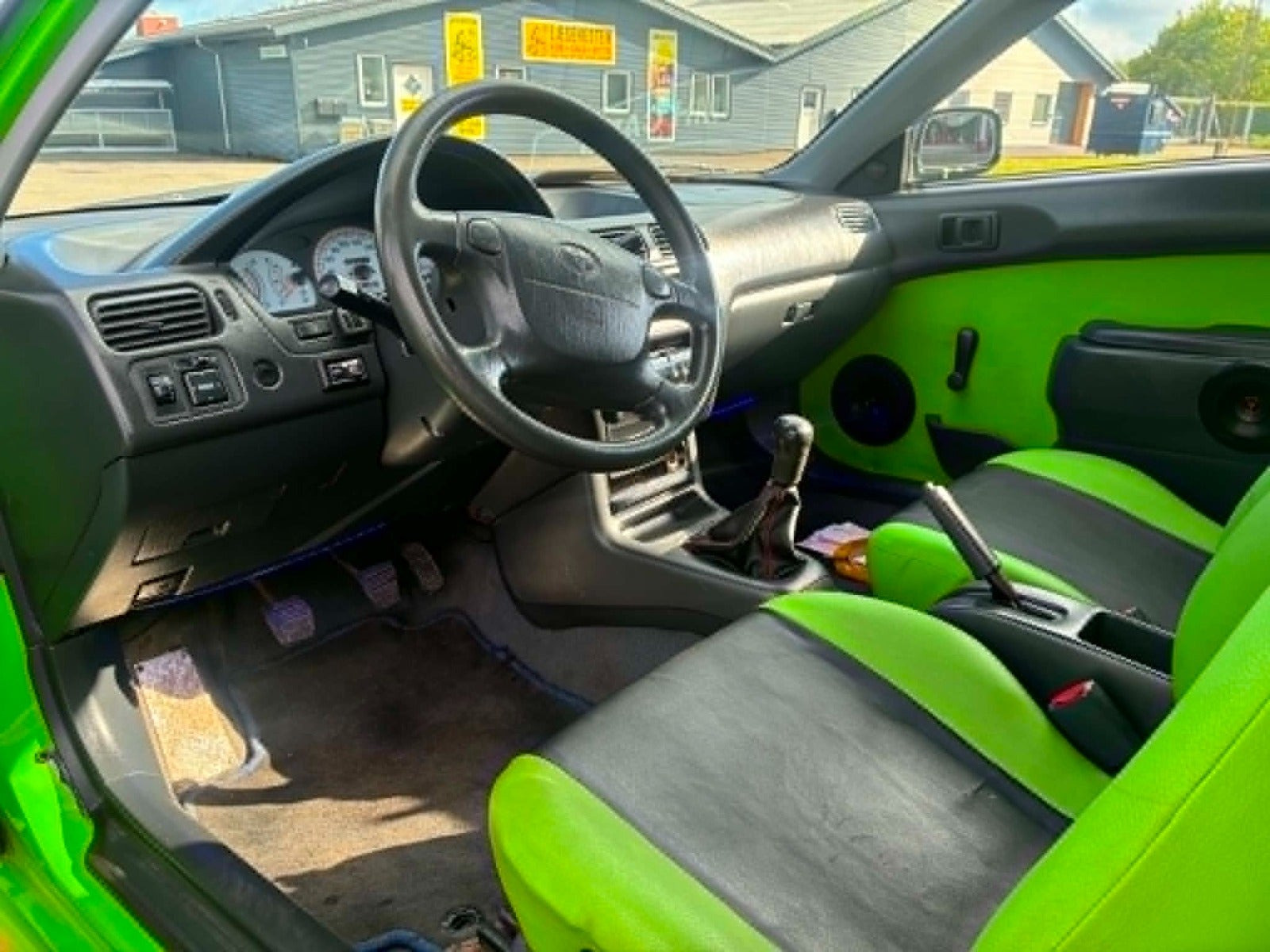 undefined Toyota Paseo fra 1996 set indefra