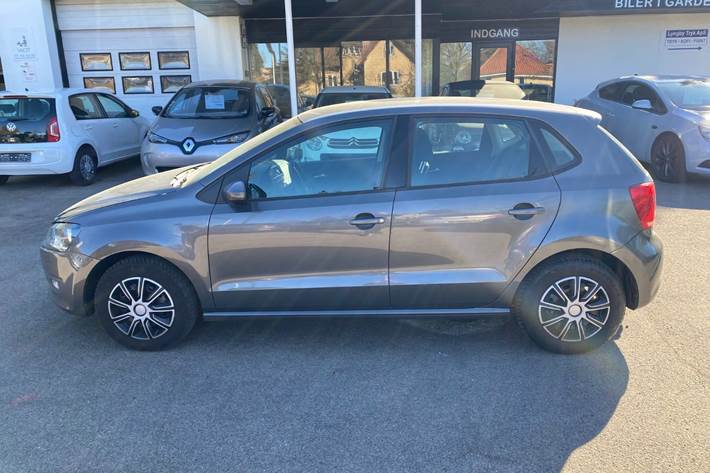 Grå VW Polo fra 2012