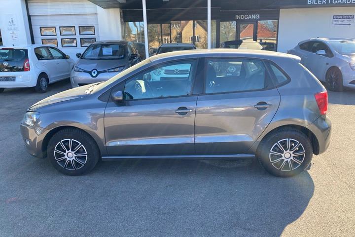 Grå VW Polo fra 2012