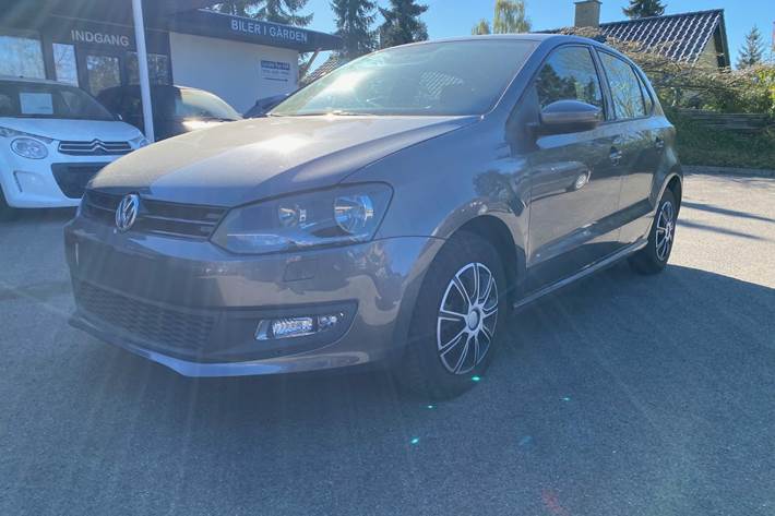 Grå VW Polo fra 2012