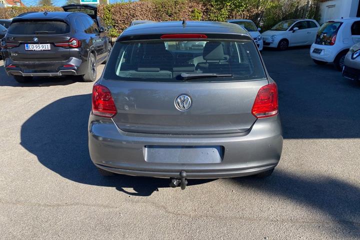 Grå VW Polo fra 2012