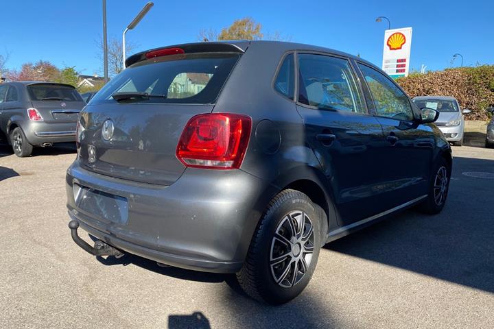 Grå VW Polo fra 2012