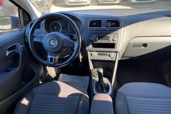 Grå VW Polo fra 2012
