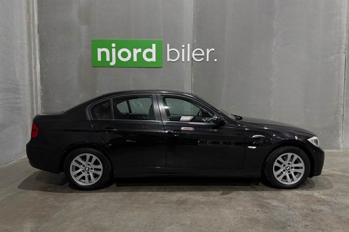 undefined BMW 320i fra 2007