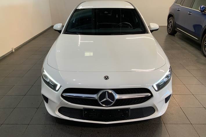 Hvid Mercedes A180 d fra 2019