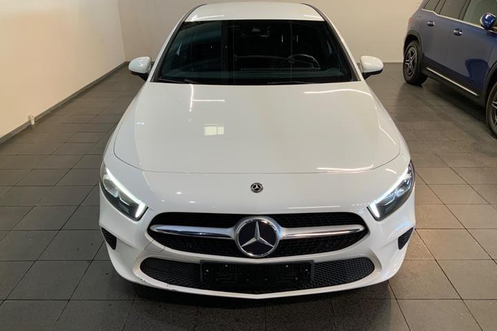 Hvid Mercedes A180 d fra 2019