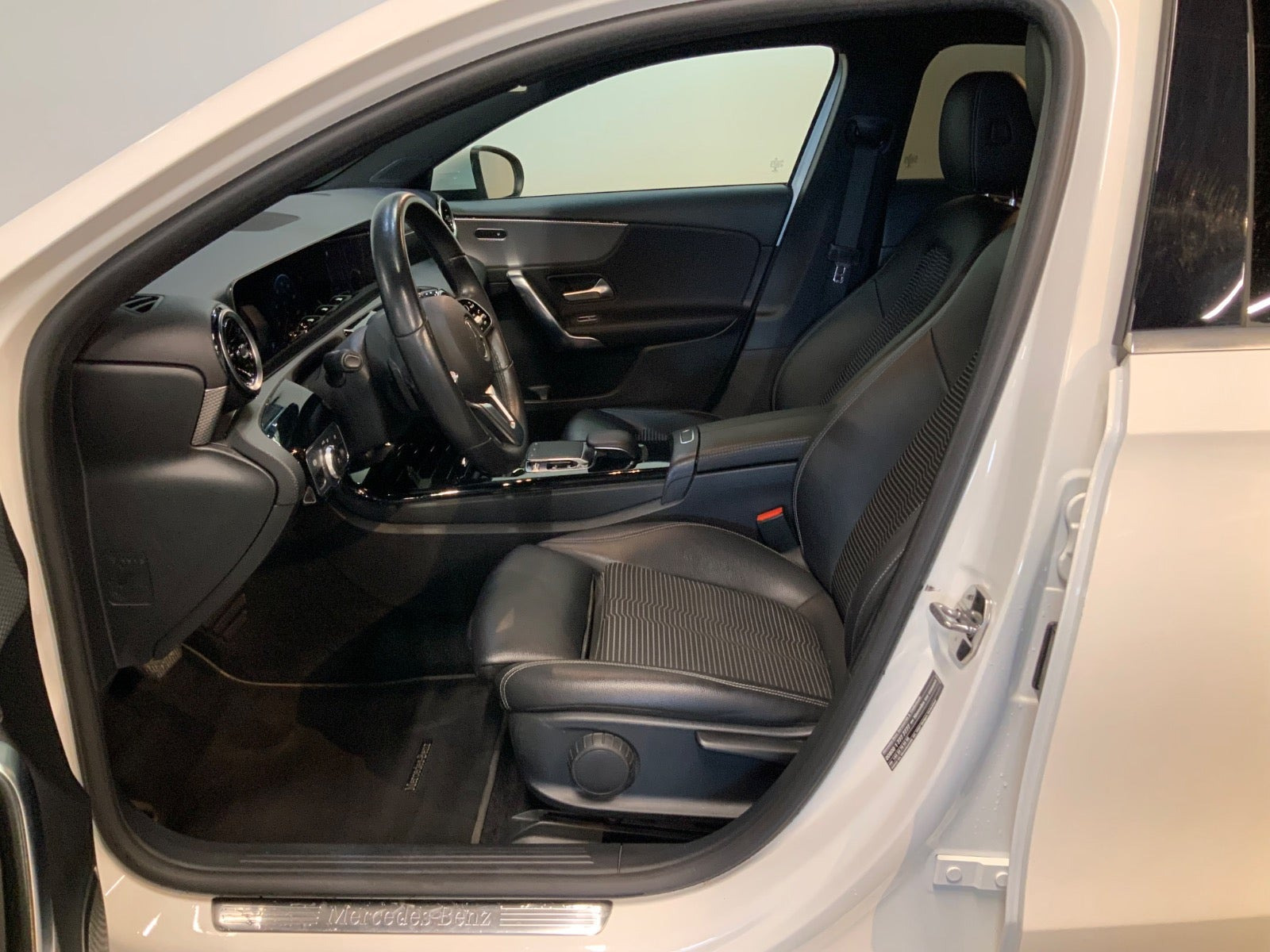 Hvid Mercedes A180 d fra 2019