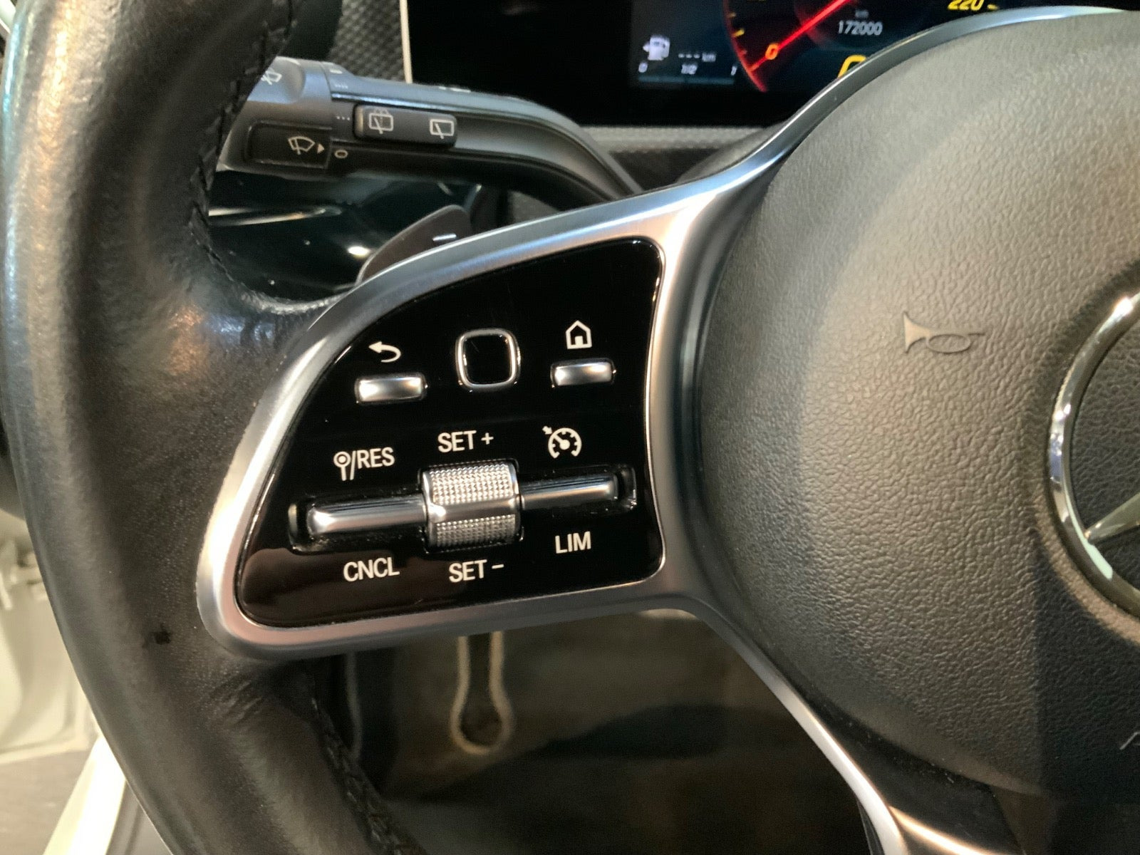 Hvid Mercedes A180 d fra 2019