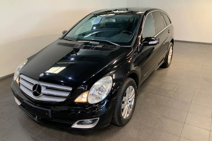 Sort Mercedes R320 fra 2006
