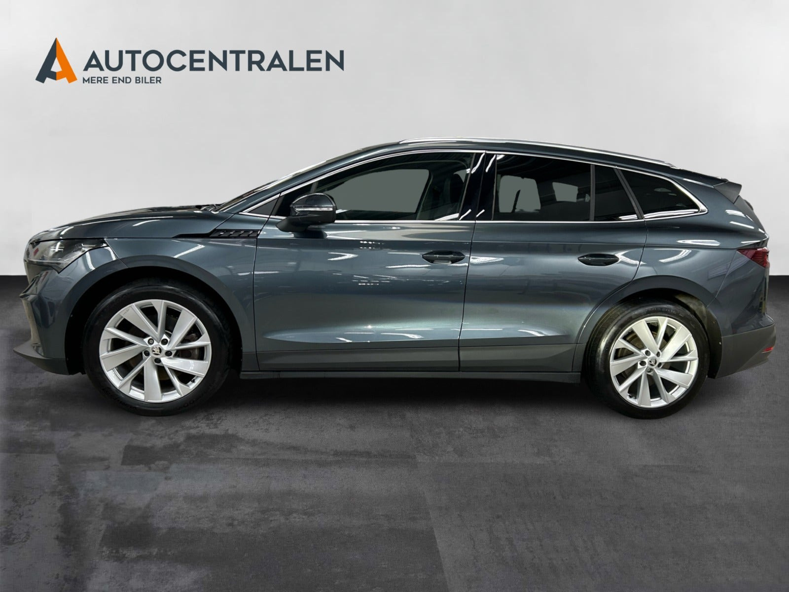 Grå Skoda Enyaq fra 2022