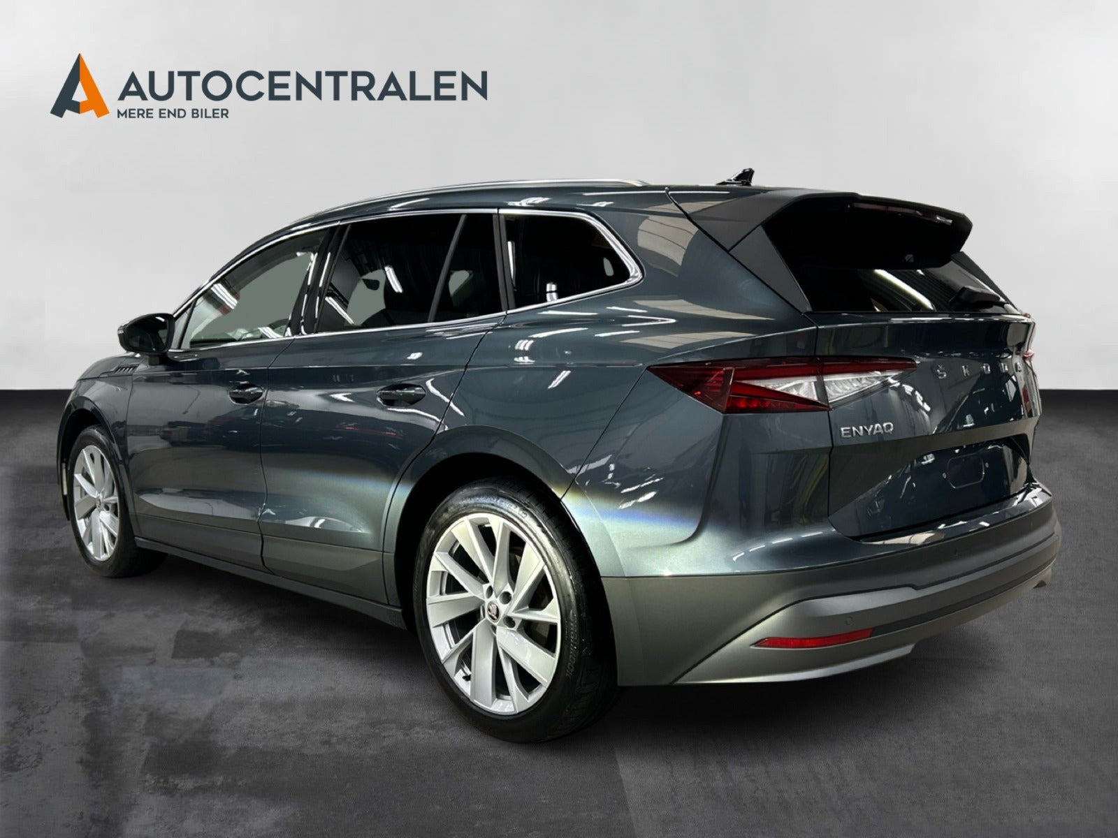 Grå Skoda Enyaq fra 2022