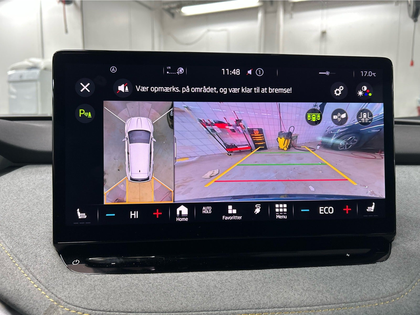 Grå Skoda Enyaq fra 2022