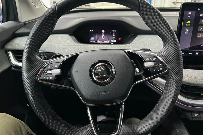 Grå Skoda Enyaq fra 2022