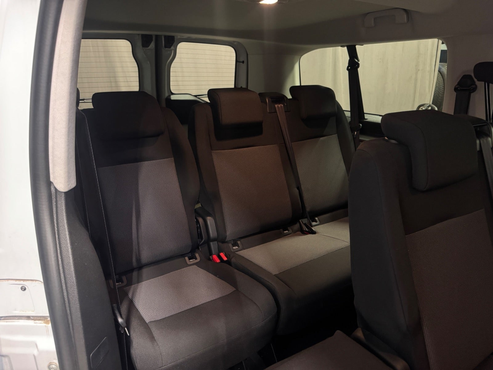 Hvid Toyota Proace Verso fra 2025