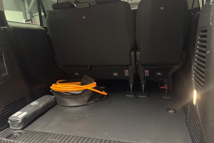 Hvid Toyota Proace Verso fra 2025