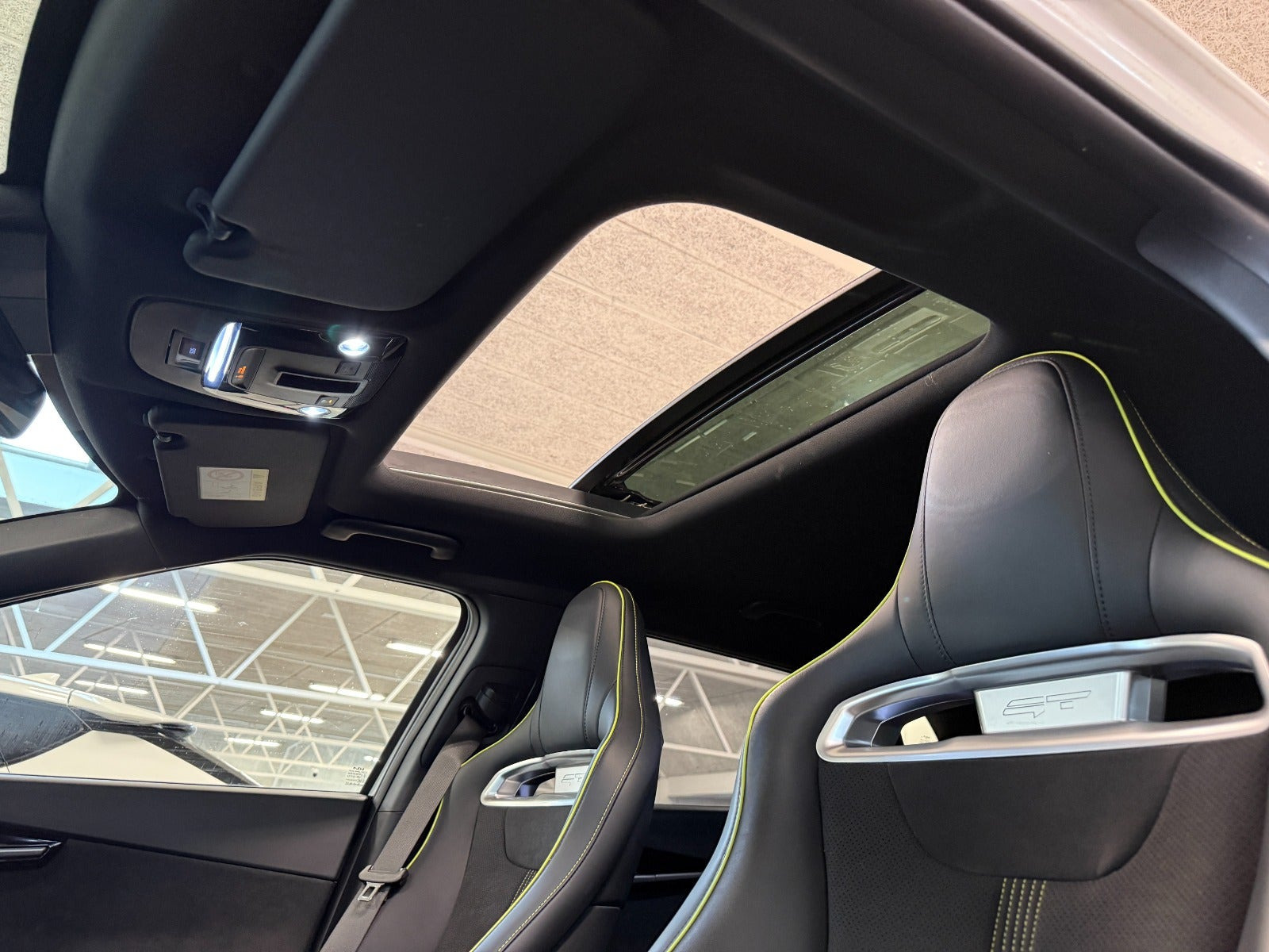 Hvid Kia EV6 fra 2024