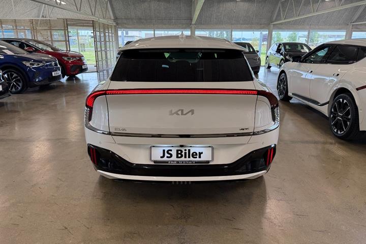 Hvid Kia EV6 fra 2024