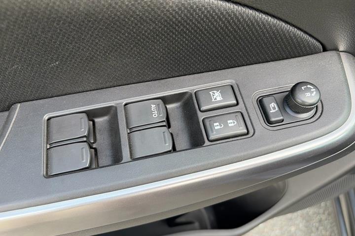 Grå Suzuki Swift fra 2020